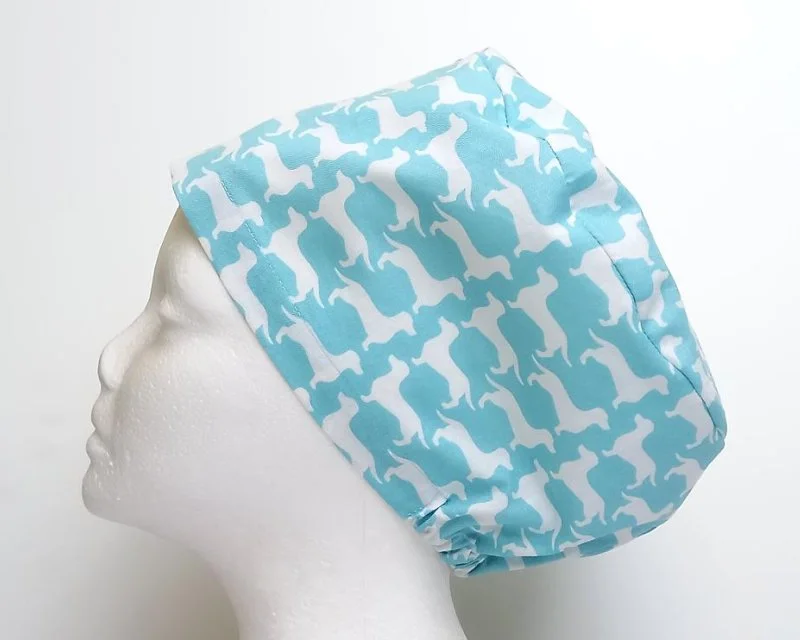 * Dachshund Silhouette Women's Basic Scrub Cap