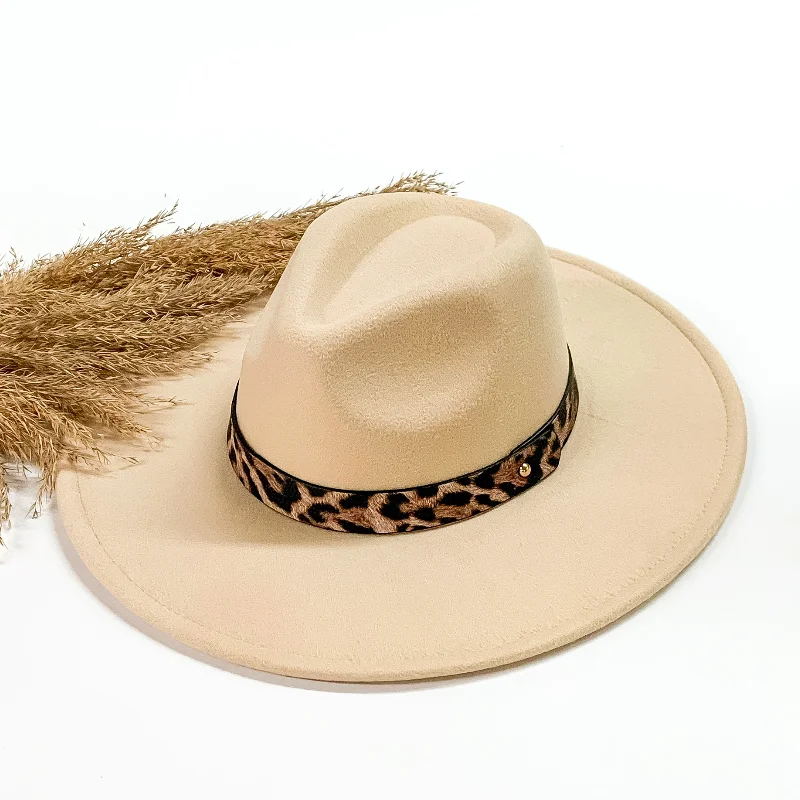 Best of Me Rancher Faux Felt Hat with Leopard Print Hat Band in Ivory