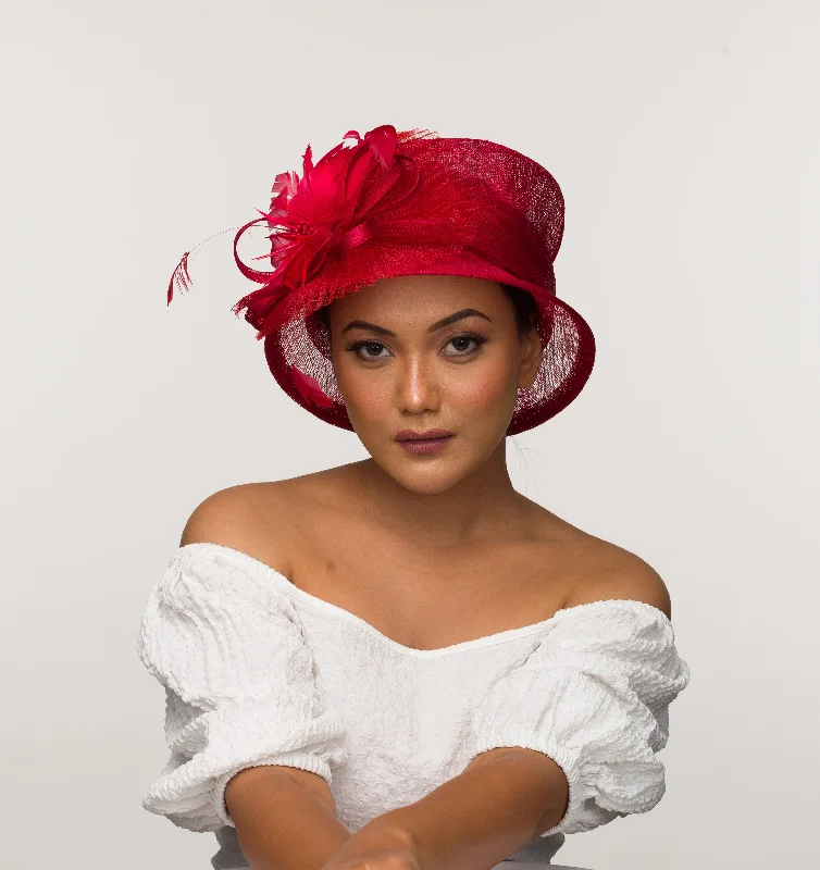 Red luna- cloche hat with delicate flower